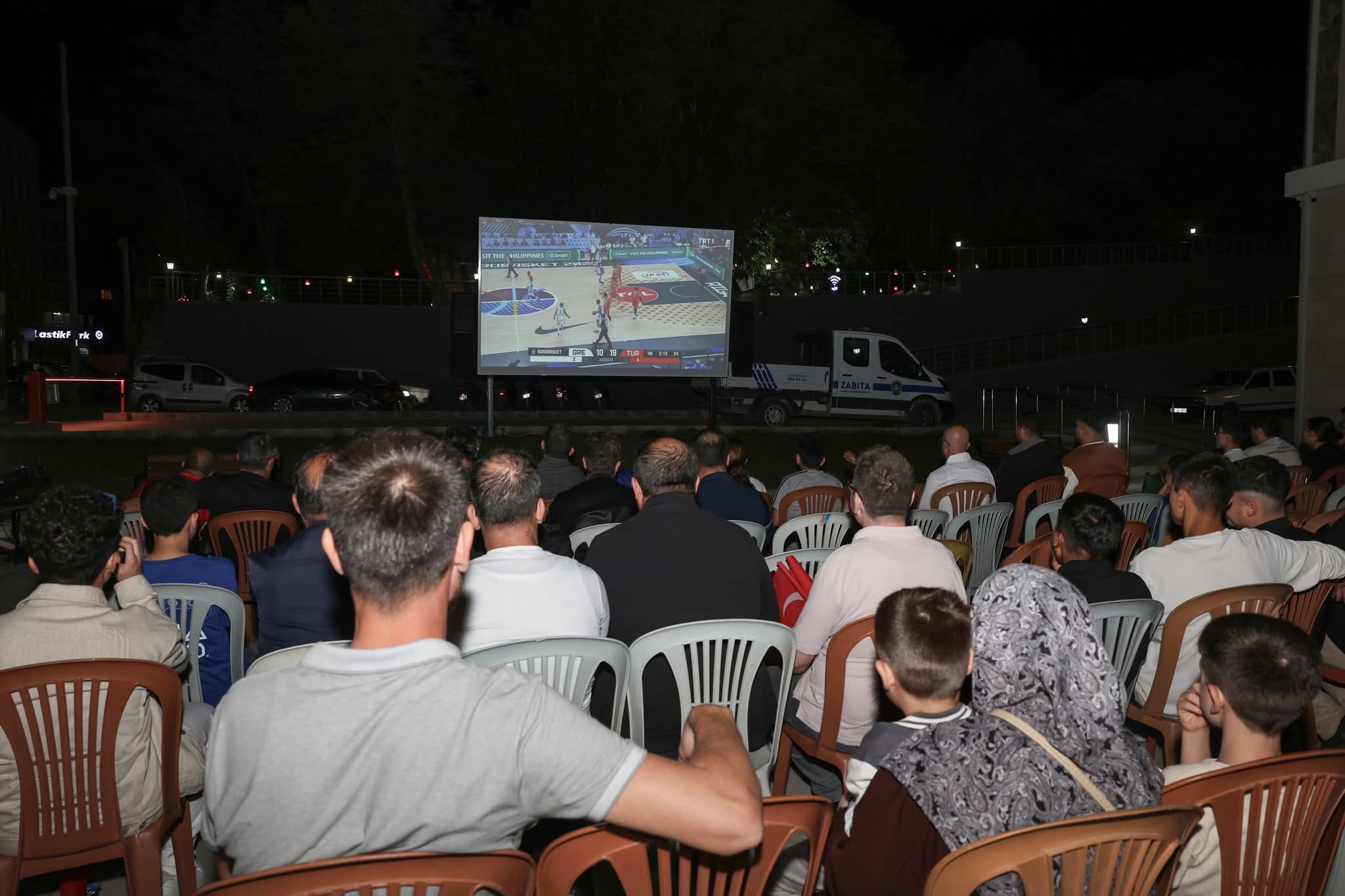 Dev Ekranda Milli Maç Heyecanı