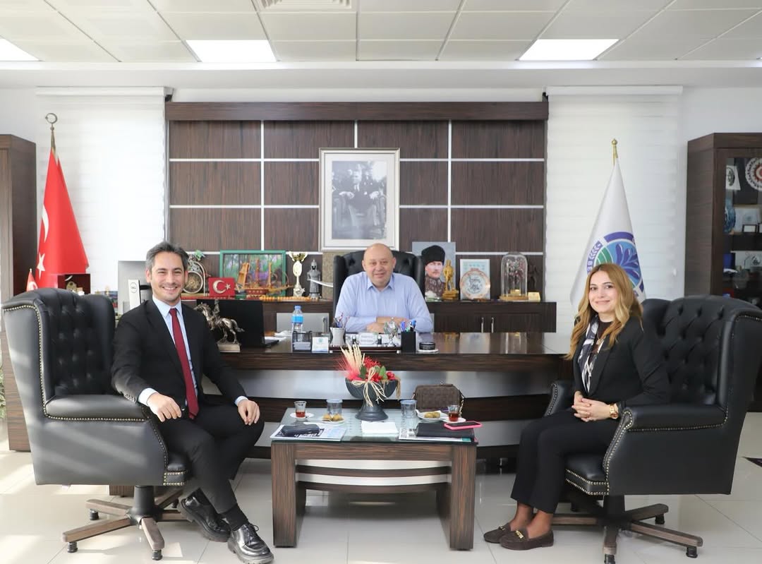 TEB Bankası Gönen Şubesi Müdürü ve Müşteri İlişkileri Temsilcisi Belediye Başkanını Ziyaret Etti