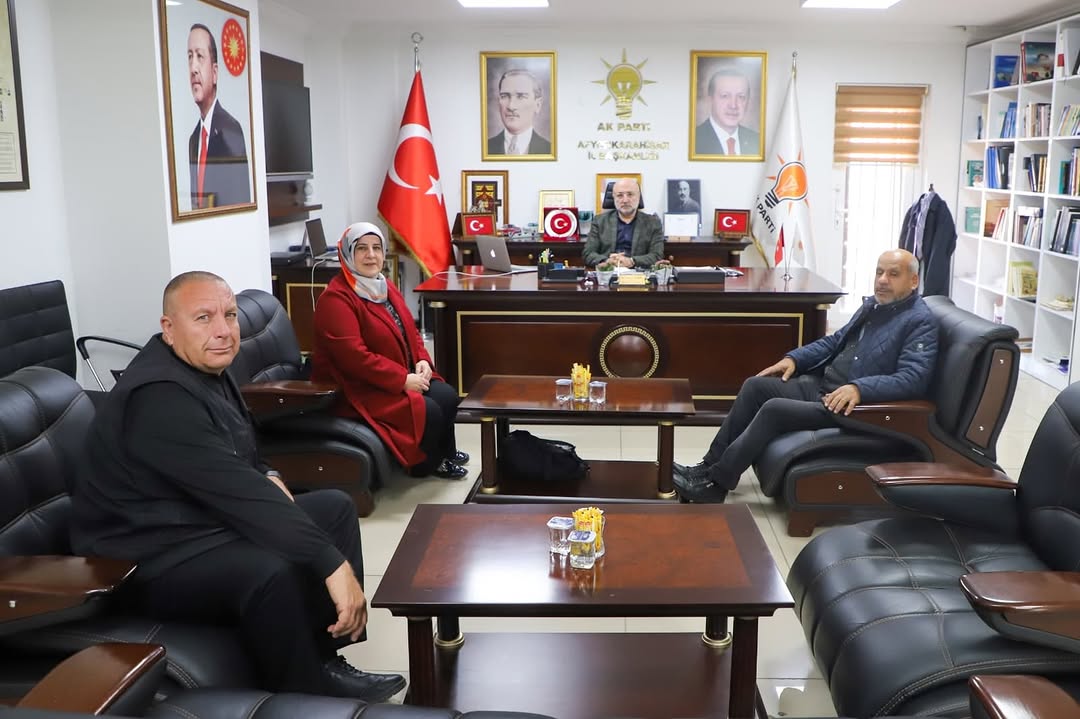 AK Parti Afyonkarahisar İl Başkanı Mahalle Muhtarı Münevvere Aydoğmuş ve Azalarını Misafir Etti
