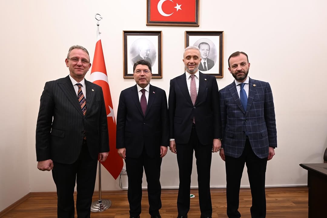Milletvekillerimiz Adil Biçer ve Mehmet Demir ile Adalet Bakanı Yılmaz Tunç'u Ziyaret Etti