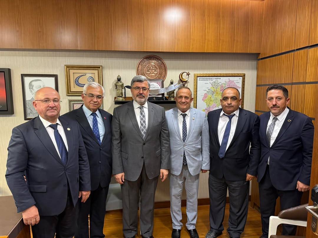 AK Parti Sinanpaşa İlçe Başkanı İsmail Aktürk ve Diğer İlçe Yetkililerinden Gazi Meclisi Ziyareti