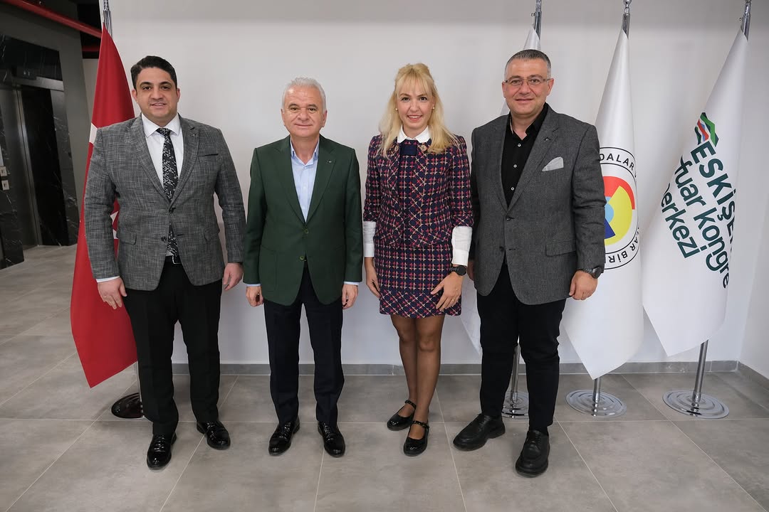 TED Eskişehir Koleji Müdürü ve Koordinatöründen Eskişehir Ticaret Odası Başkanı'na Tebrik Ziyareti