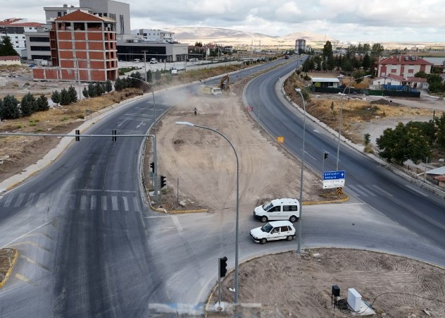 Emirdağ Belediye Başkanı Serkan Koyuncu’dan Bir İlk Daha: Şehir Girişlerinde Kuru Peyzaj Düzenlemesi Başlıyor