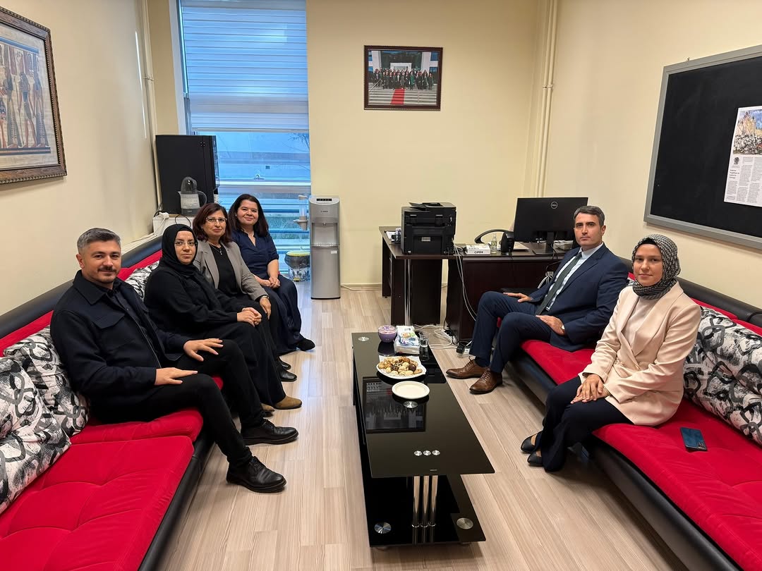 İlçe Kaymakamı Can Kazım KURUCA'nın Bucak Baro Başkanı Nezihe Kalyon'a Ziyareti