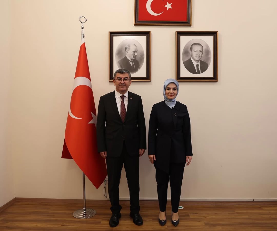 Hasan Ekici: Aile ve Sosyal Hizmetler Bakanı Mahinur Özdemir'i Ziyaret Ettik