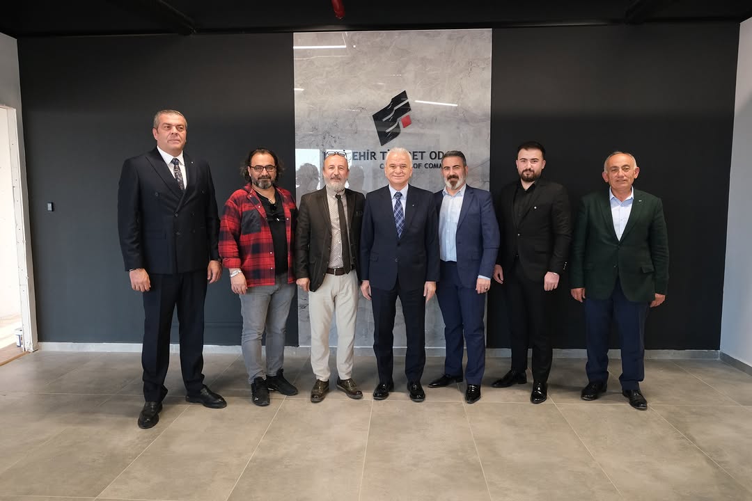 Eskişehir Berberler ve Kuaförler Odası Başkan Adayı Mustafa Ceylan'dan ETO Başkanı Metin Güler'e Tebrik Ziyareti