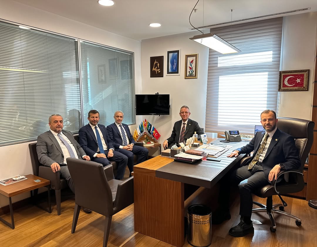 Kütahya Milletvekili İsmail Çağlar Bayırcı, Pazarlar Belediye Başkanı ve İlçe Başkanıyla Görüştü