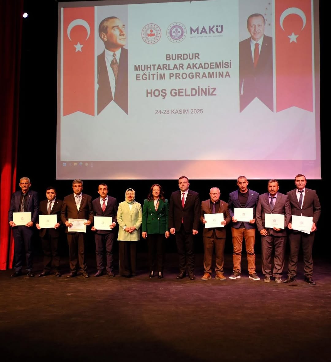 Valimiz Tülay Baydar Bilgihan'dan Muhtarlara Katılım Belgesi Takdimi