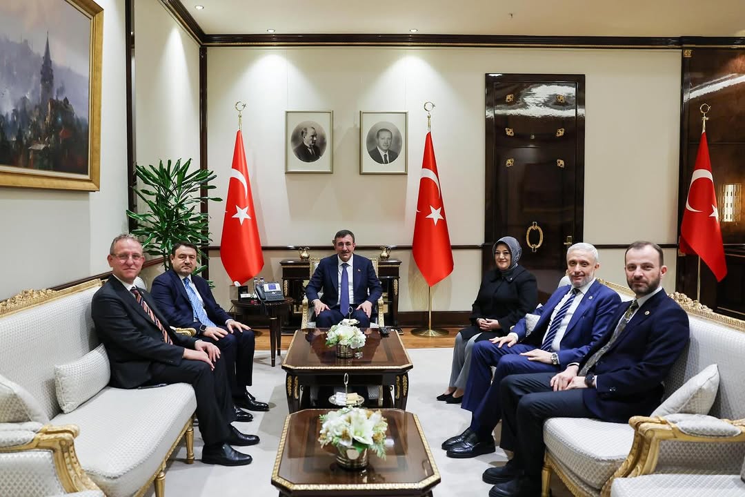 Valimiz Sayın Musa Işın, Milletvekilleri ve AK Parti İl Başkanı ile Birlikte Cumhurbaşkanı Yardımcısı Sayın Cevdet Yılmaz’ı Ziyaret Etti