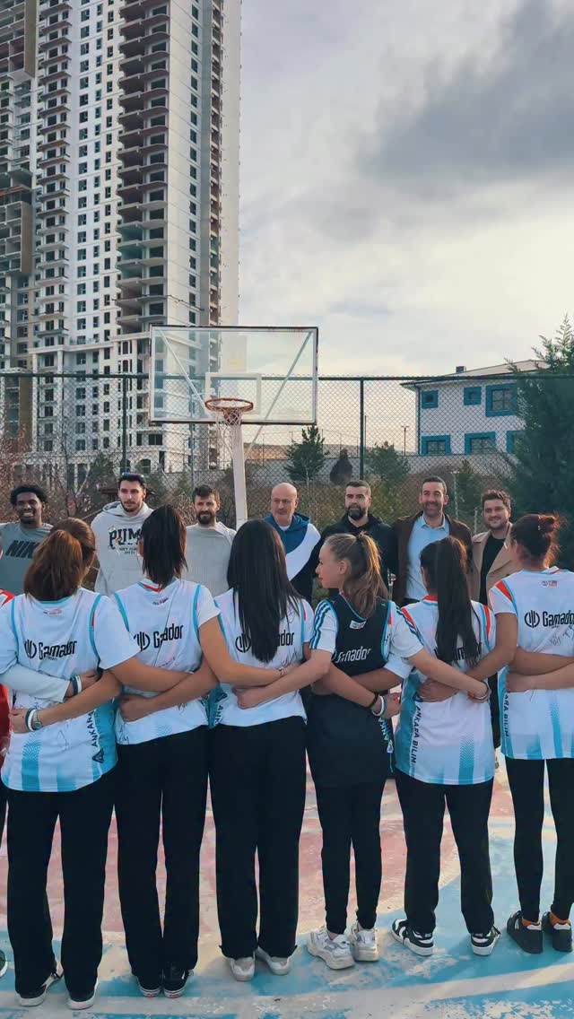 T.C. Aile ve Sosyal Hizmetler Bakanlığı, Devlet Himayesindeki Çocukları Türk Telekom Basketbol Takımı ile Buluşturdu