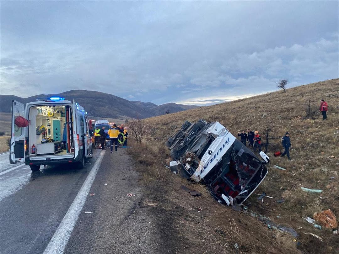 Afyonkarahisar Dinar ilçesinde meydana gelen trafik kazasında hayatını kaybedenler için başsağlığı
