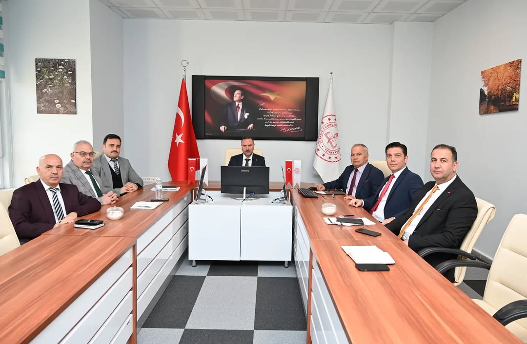 Uşak İl Millî Eğitim Müdürlüğü Haftalık Değerlendirme ve Koordinasyon Toplantısı Gerçekleştirdi