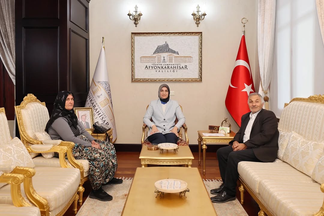 Afyonkarahisar Valiliği'nden Şehit Cüneyt Taşyürek'in Ailesine Ziyaret