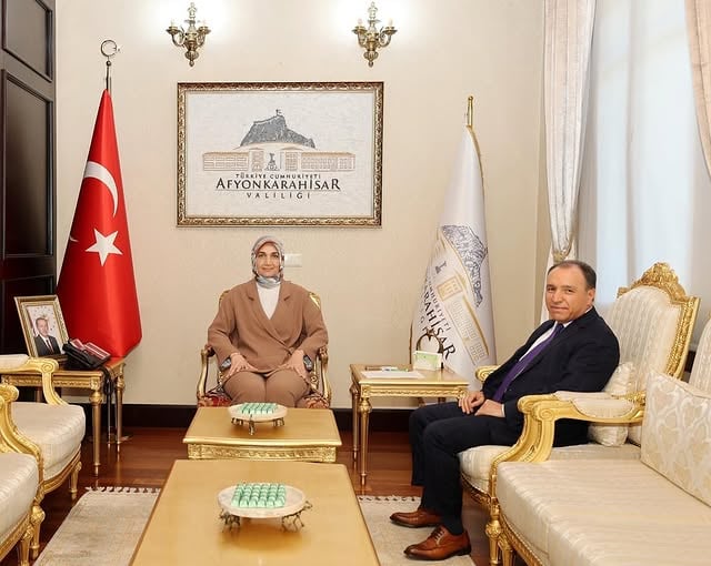 Afyon Valisi Yiğitbaşı, AKÜ Rektörü Karakaş'ı Makamında Ağırladı