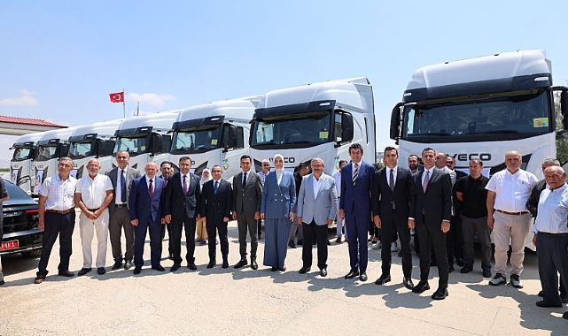 Afyonkarahisar'a Yeni Hizmet Araçları Teslim Edildi