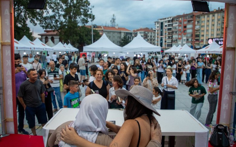 Afyonkarahisar'da Sahaf Şenliği ile Edebiyat Rüzgarı Esti