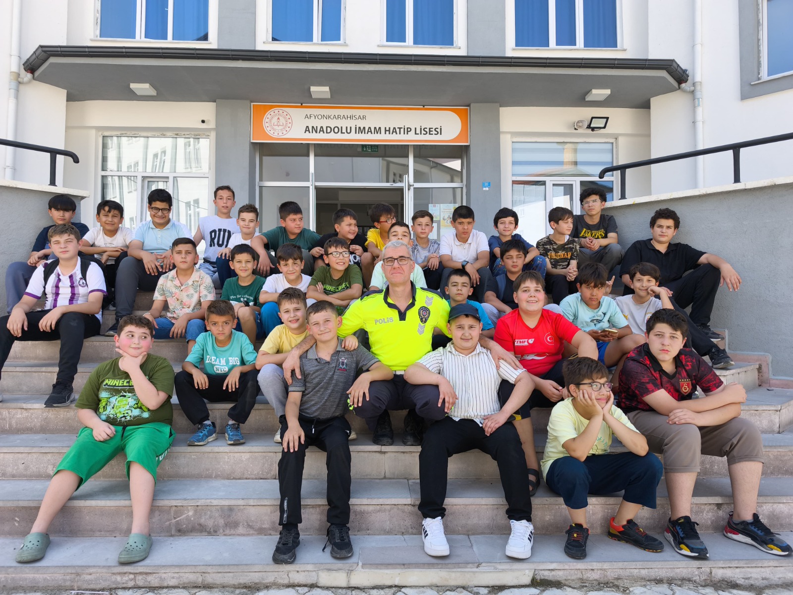 Afyon'da Yaz Kur'an Kursu Öğrencilerine Trafik Eğitimi