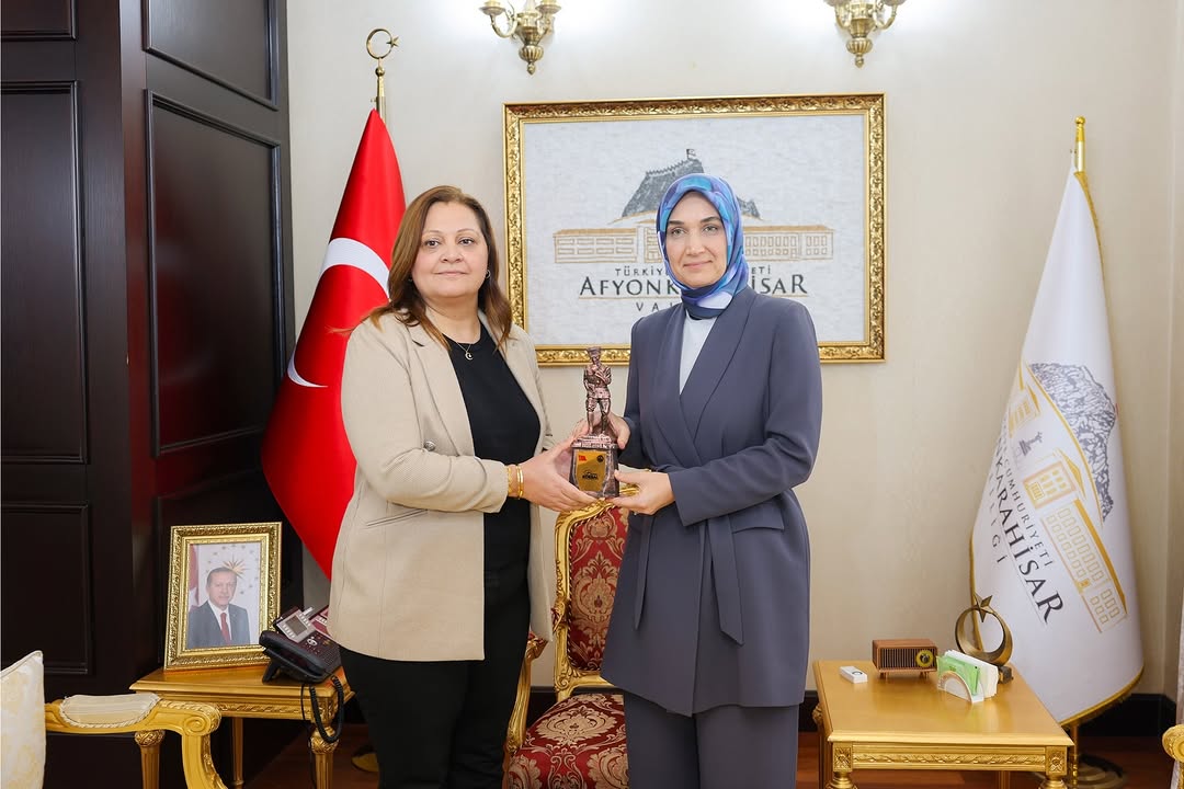 Afyonkarahisar Belediye Başkanı Vali Kübra Güran Yiğitbaşı'nı Ziyaret Etti