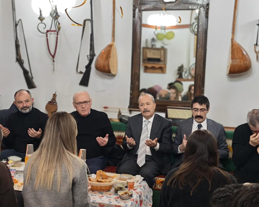 Devlet Bahçeli'nin Himayesinde Osmaniye Vakfı'nda Gençlerle İftar