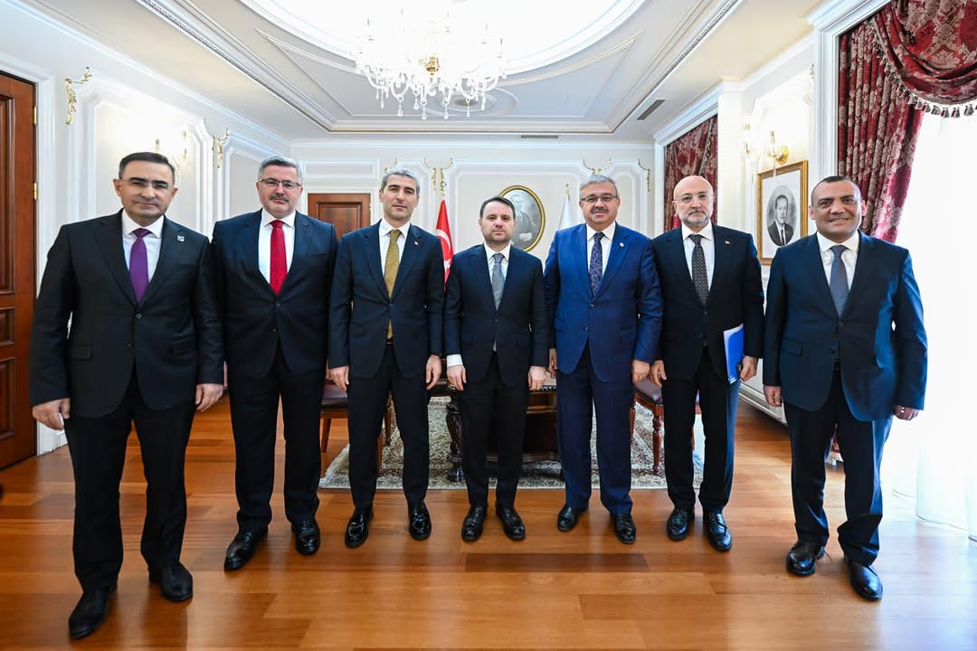 Afyonkarahisar Valisi ve AK Parti Heyeti Adalet Bakanı Akın Gürlek'i Ziyaret Etti