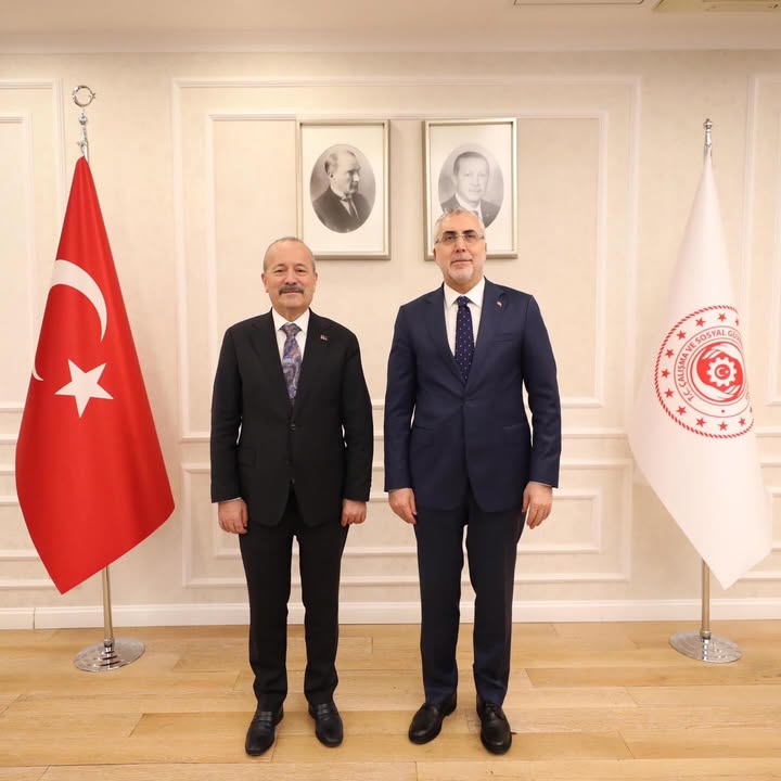 Afyonkarahisar Milletvekili Çalışma ve Sosyal Güvenlik Bakanı Vedat Işıkhan'ı Ziyaret Etti