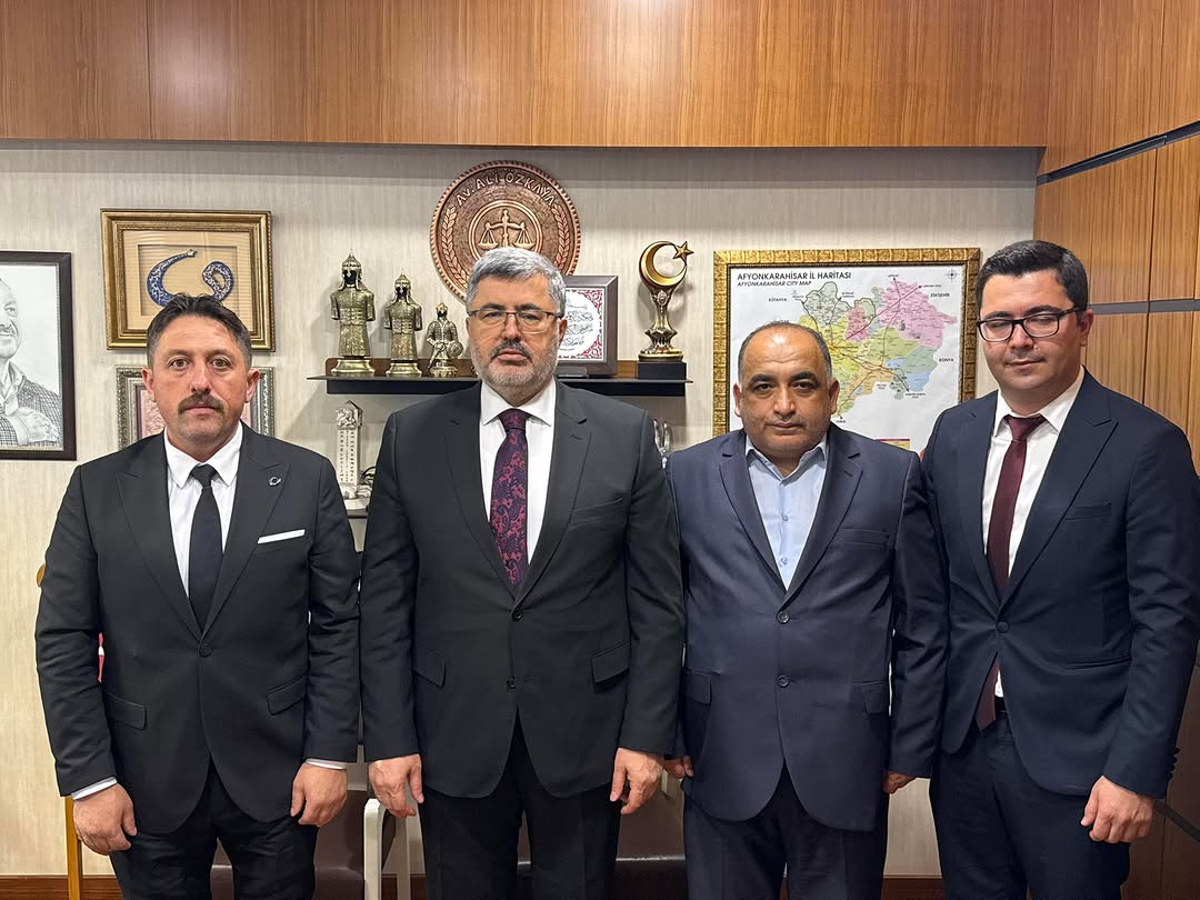 Sinanpaşa Tınaztepe Belediye Başkanı Adem Yetişkin ve Sinanpaşa İGM Üyesi Özgür Kıvrak Gazi Meclisi'nde Misafir Edildi