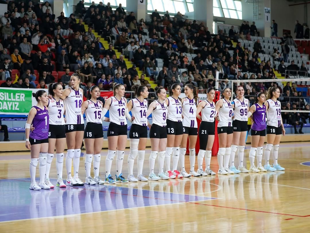 Afyon Belediye Yüntaş Voleybol Takımı Play-Off Yarı Finalde Manisa Büyükşehir Belediyespor'u Mağlup Ederek Finale Yükseldi