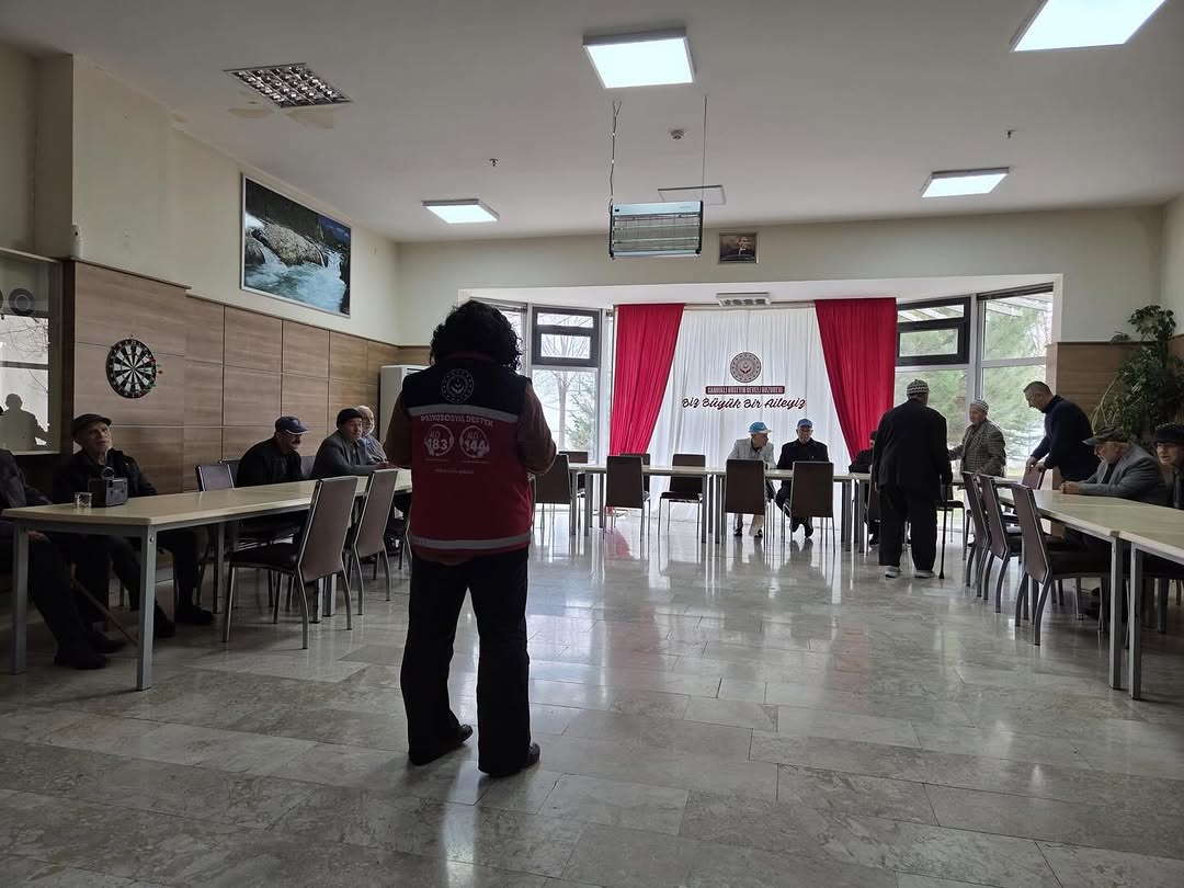Sandıklı Sosyal Hizmet Merkezi'nden Huzurevindeki Yaşlılara Sağlık Okuryazarlığı Eğitimi