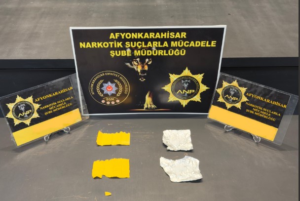 Afyonkarahisar'da Uyuşturucu Operasyonu: Otomobilde Ele Geçirilen Maddeler Şok Etti