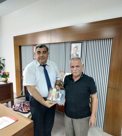 Eğitimci Yazar Ahmet Hidayet Şahin'te, İl Milli Eğitim Müdürü Miraç Sünnetçi'yi Ziyaret Etti