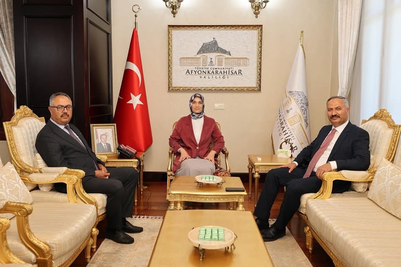 Vali Yiğitbaşı, Anayasa Mahkemesi Üyesi Yılmaz Akçil ile Eğitim ve Hukuk Konularını Görüştü