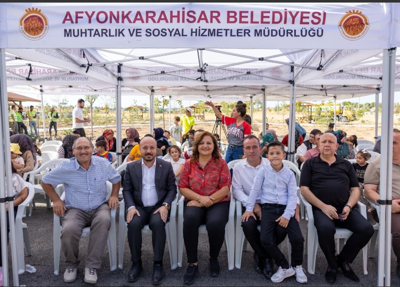 101. Yıl Cumhuriyet Parkı'nda Çocuklara Özel Ağaçlar Dikildi