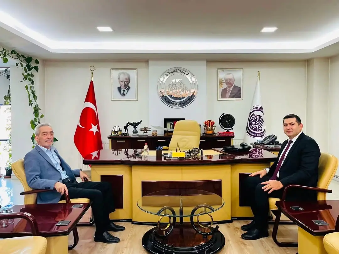 Afyonkarahisar Sosyal Güvenlik İl Müdürü Süleyman Çelikbaş, Afyonkarahisar Esnaf ve Sanatkârlar Odaları Birliği Başkanı Cengiz Üstün'ü Ziyaret Etti