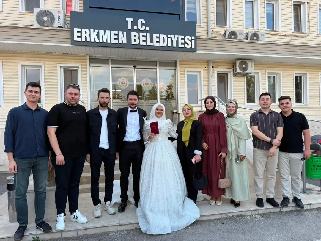 Ak Parti Afyonkarahisar İl Gençlik Kolları Başkanı İbrahim Ünlüer ve Şule Avşar'ın Nikah Töreninde Şahitlik Yaptı