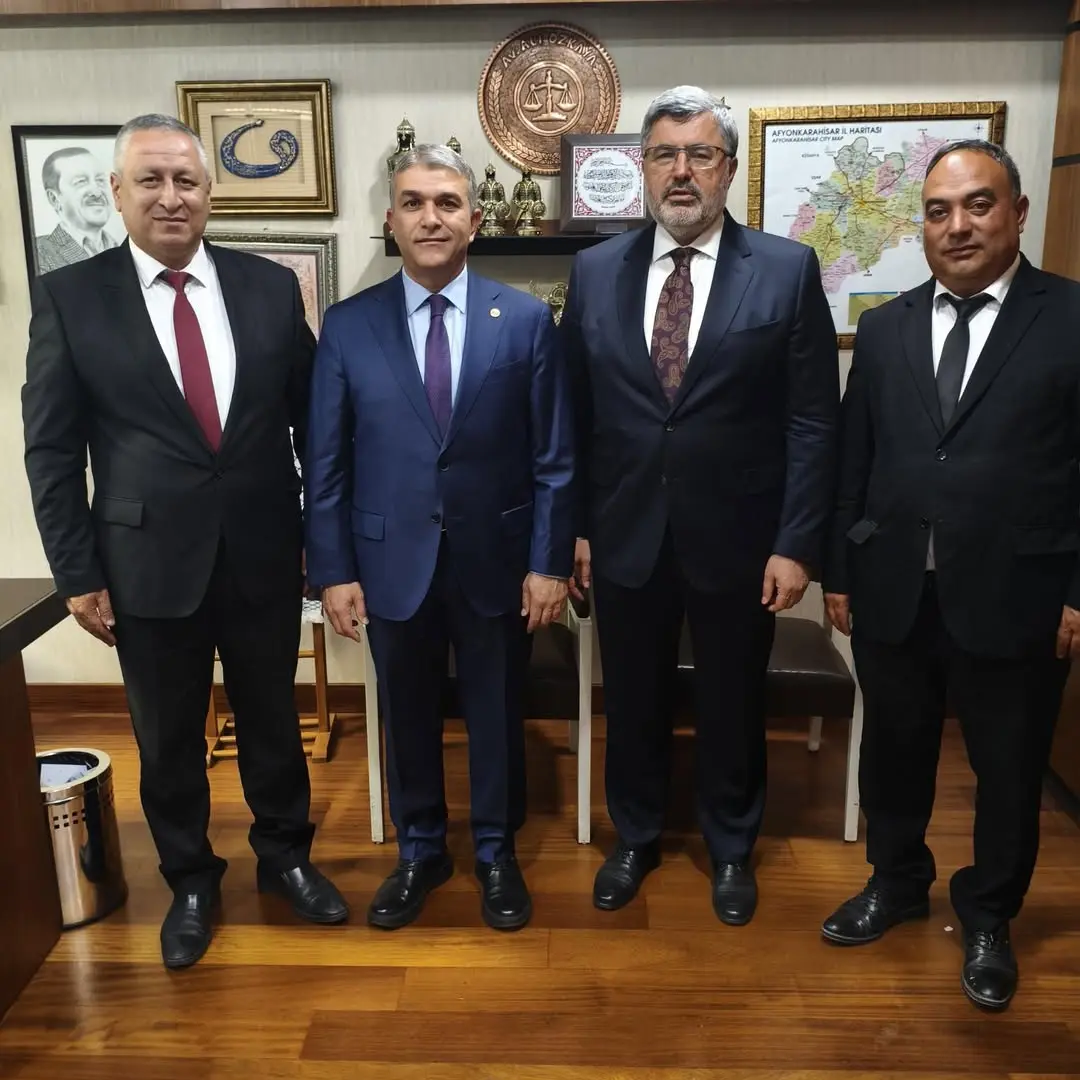 Hatay Milletvekili Adem Yeşildal, Çobanlar Kocaöz Belediye Başkanı Murat Zıbak ve Belde Başkanı Mehmet Arısoy'u Gazi Meclis'te Ağırladı