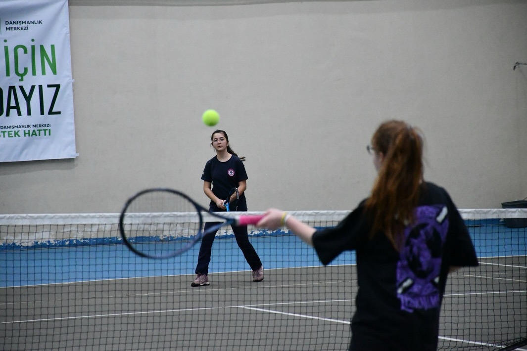 Okul Sporları Gençler ve Yıldızlar Tenis Müsabakaları Başladı