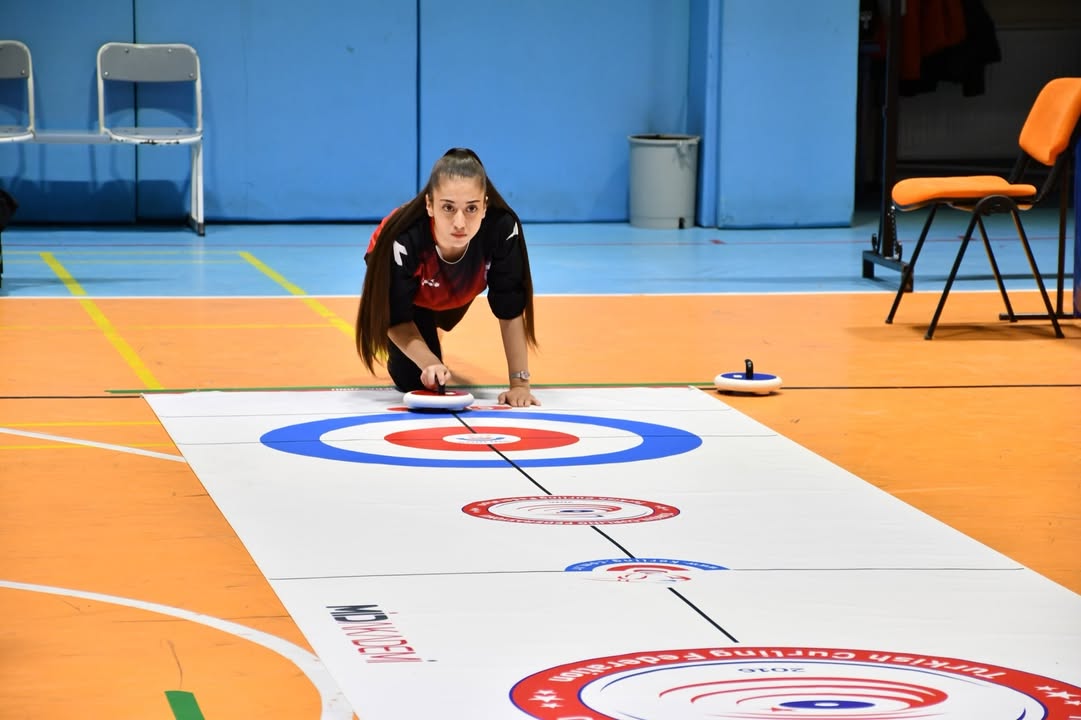 Afyonkarahisar Gençlik ve Spor İl Müdürlüğü tarafından düzenlenen Floor Curling Gençler Okul Sporları Müsabakaları Başladı