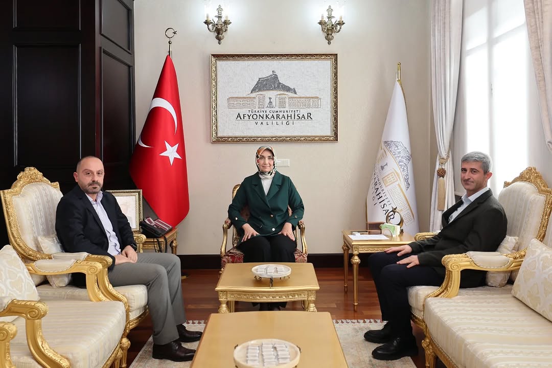 Afyonkarahisar Valiliği, Vali Doç. Dr. Kübra Güran Yiğitbaşı'nın Kar Mineral Yetkililerini Kabul Ettiğini Duyurdu