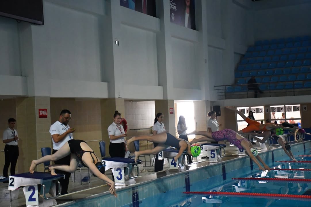 Afyonkarahisar’da Okul Sporları Yüzme Müsabakaları Sona Erdi