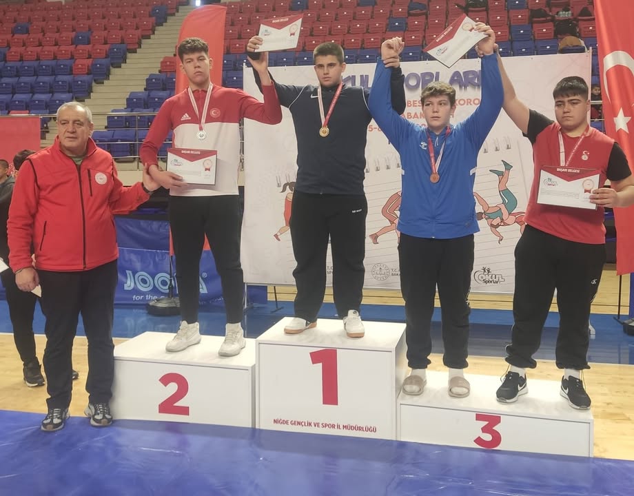 Afyonkarahisarlı Sporculardan Serbest Güreş Grup Müsabakalarında Önemli Başarı