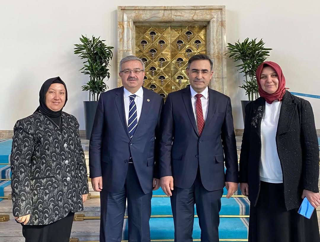 Milletvekili Hasan Arslan, İhsaniye ve İscehisar Belediye Başkanlarını TBMM'de Ağırladı