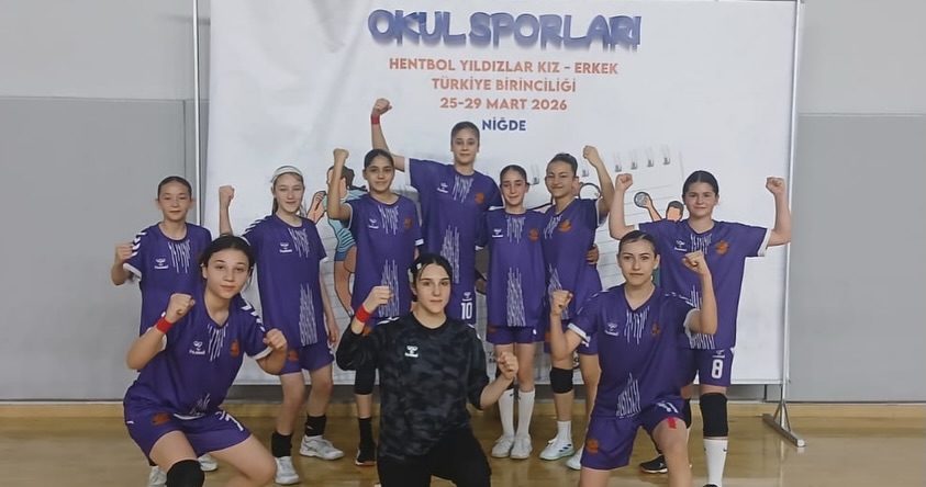 Işıklar Şeker Ortaokulu Yıldız Kızlar Hentbol Takımı Finale Yükseldi