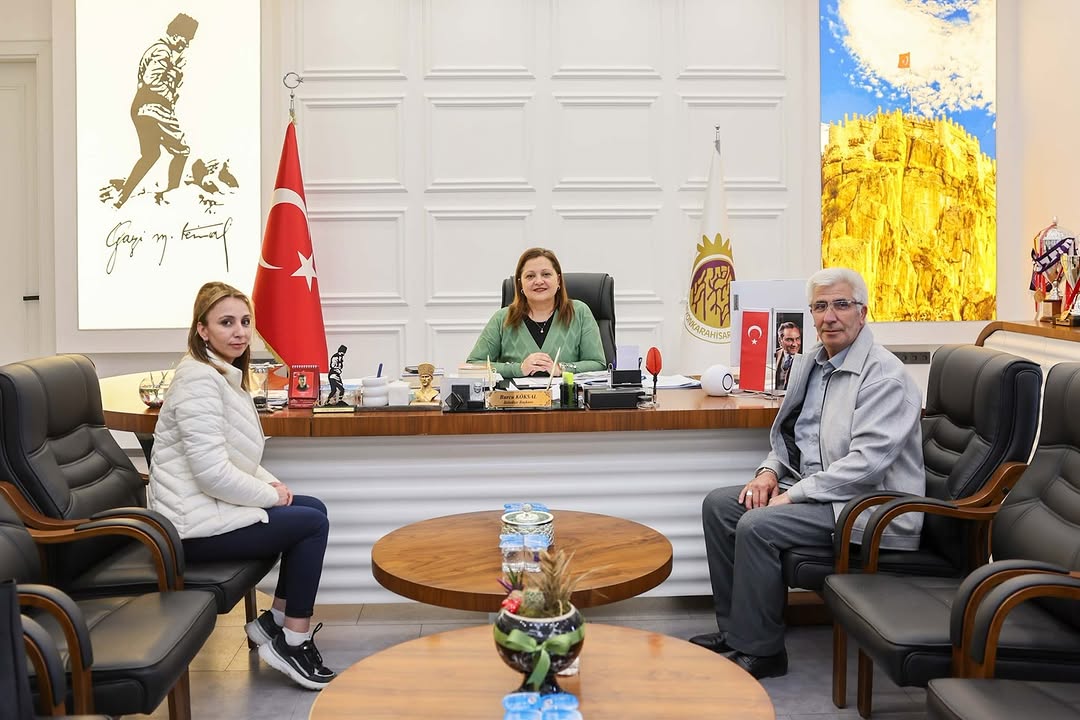Afyonkarahisar Belediye Başkanı Burcu Köksal, Ertuğrulgazi Mahalle Muhtarı Selami Aksoy ile Görüş Alışverişinde Bulundu