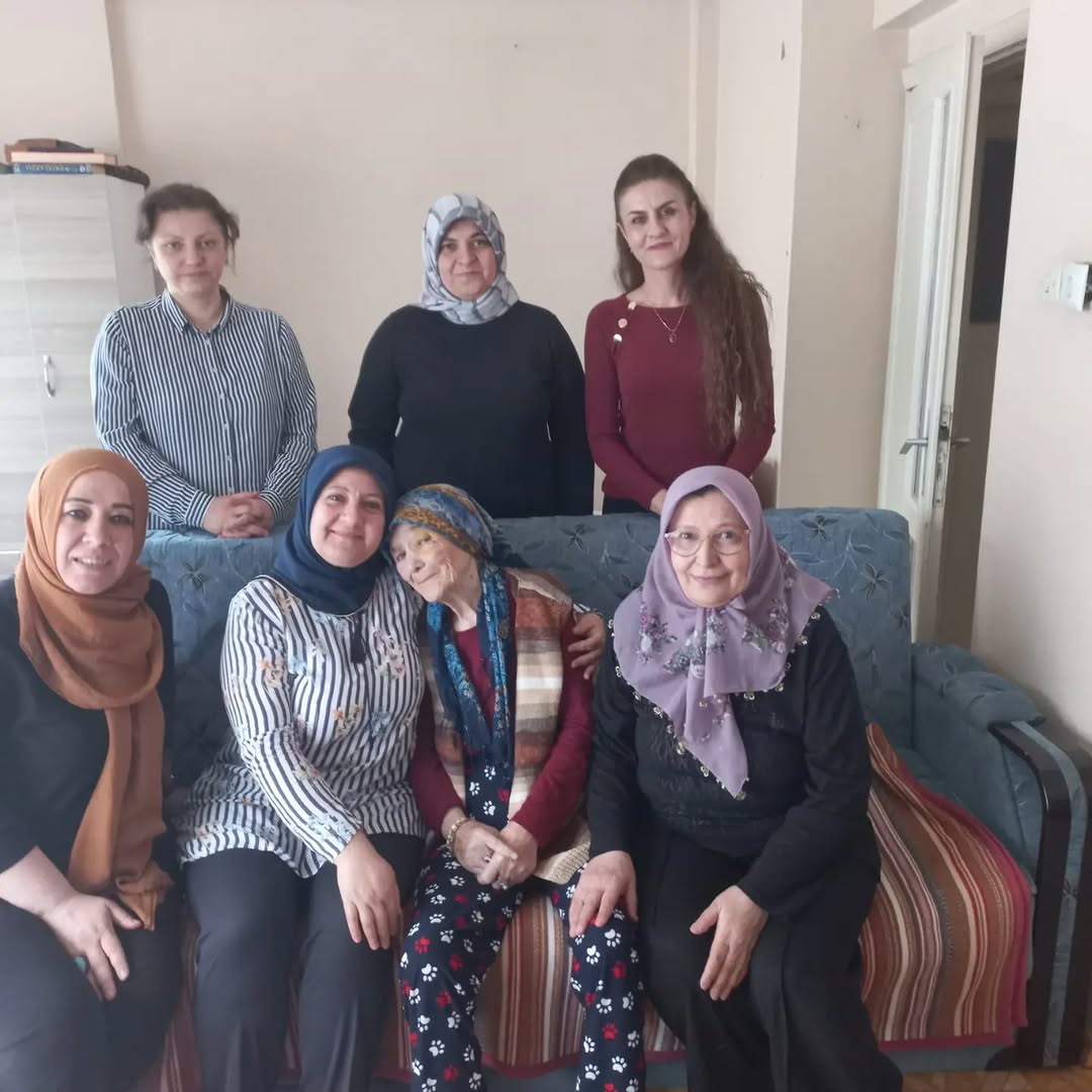 AK Parti Afyonkarahisar İl Kadın Kolları'ndan Geçmiş Olsun Ziyareti