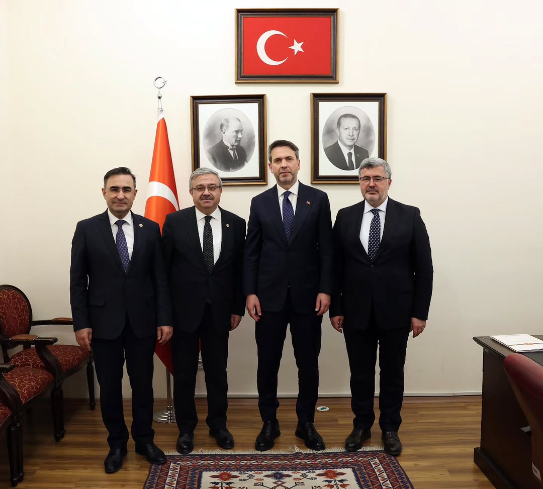 Ak Parti Milletvekillerinden Enerji Bakanı Alparslan Bayraktar'a Ziyaret