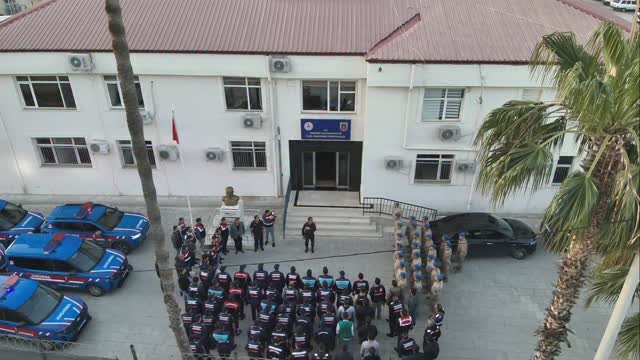 Jandarma Operasyonlarında Diyarbakır ve Mersin'de 216 Kg Uyuşturucu Ele Geçirildi