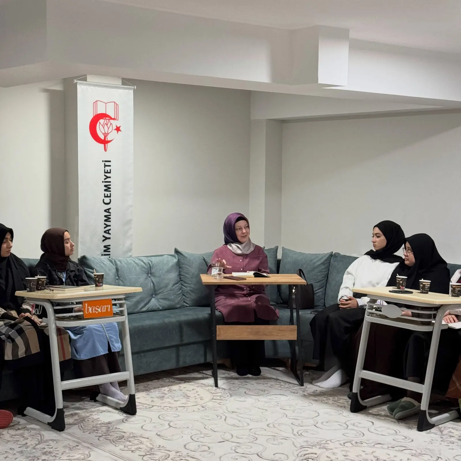 İrfan Sohbetleri'nde Gençler İnançtan Soruyor