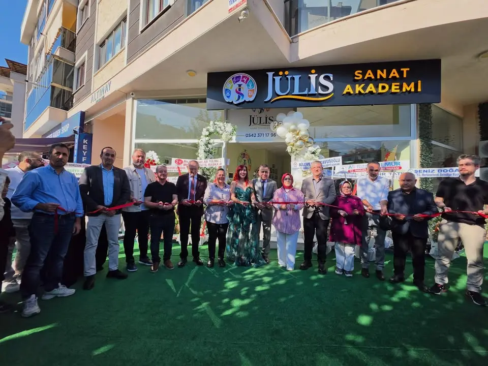 Julis Sanat Akademisi'nin Açılışı Gerçekleşti
