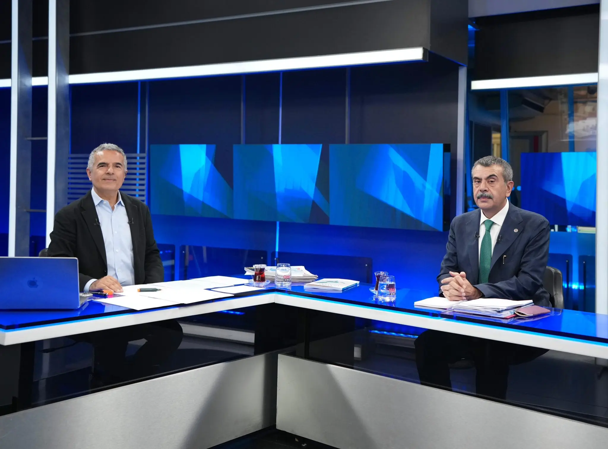 Millî Eğitim Bakanı Tekin, canlı yayında eğitim konularını tartıştı