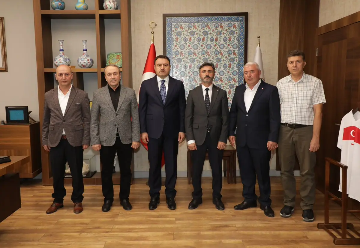 Vali Musa Işın'dan Dernek Ziyareti